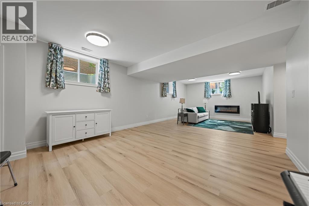 303 CASTLEFIELD Avenue thumbnail 37
