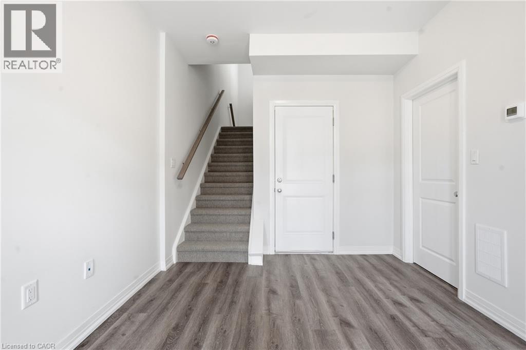 155 EQUESTRIAN Way Unit# 33 thumbnail 4