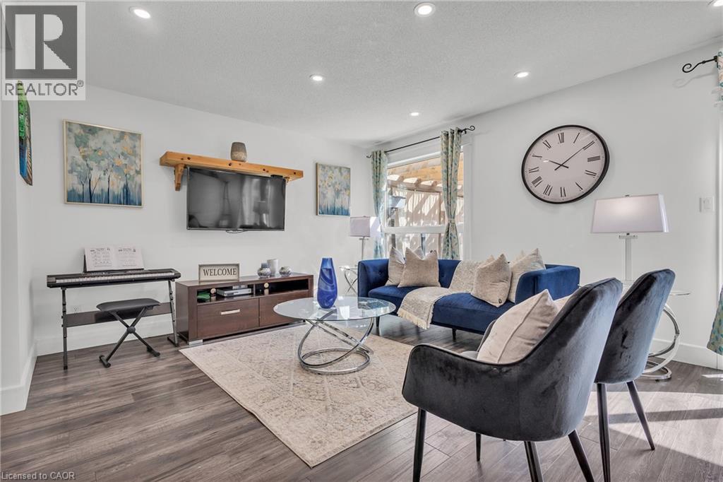 425 ERINBROOK Drive thumbnail 9