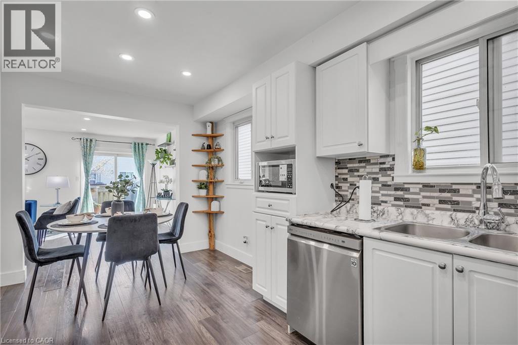 425 ERINBROOK Drive thumbnail 17