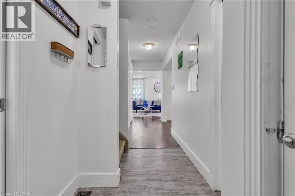 425 ERINBROOK Drive thumbnail 5