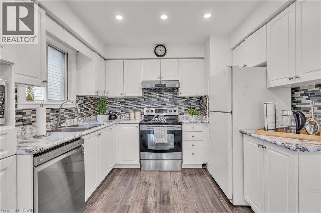 425 ERINBROOK Drive thumbnail 16