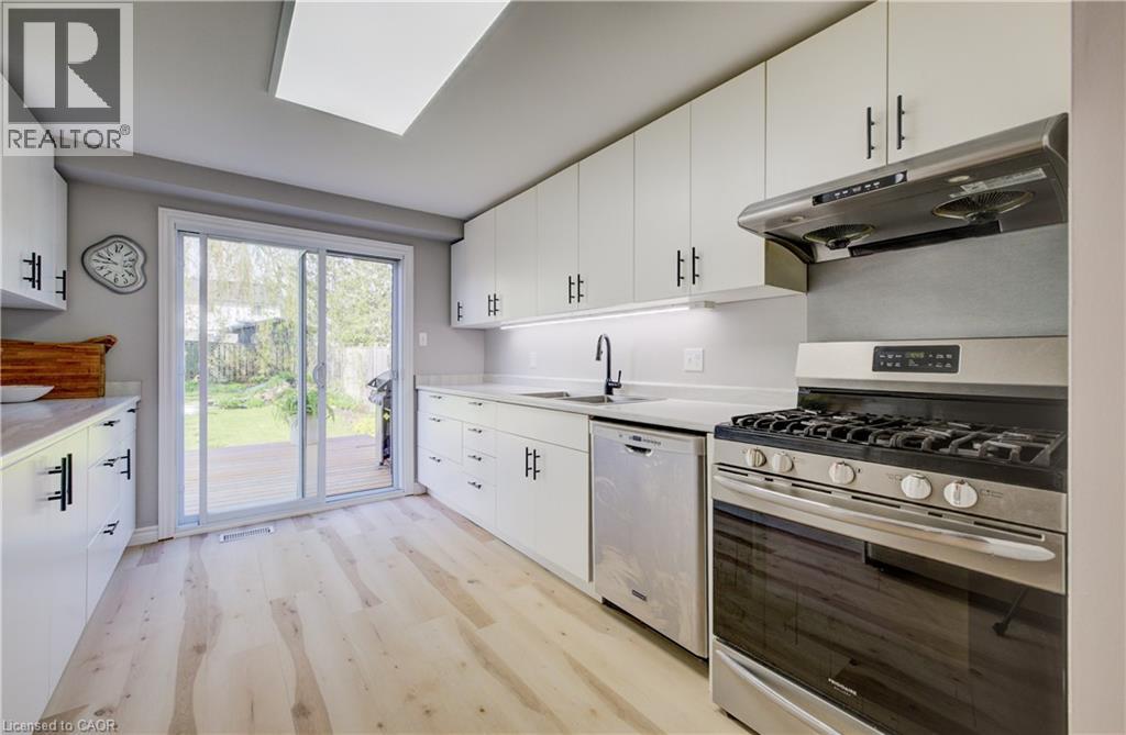 35 CAMROSE Court thumbnail 11