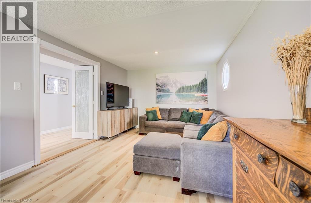 35 CAMROSE Court thumbnail 17