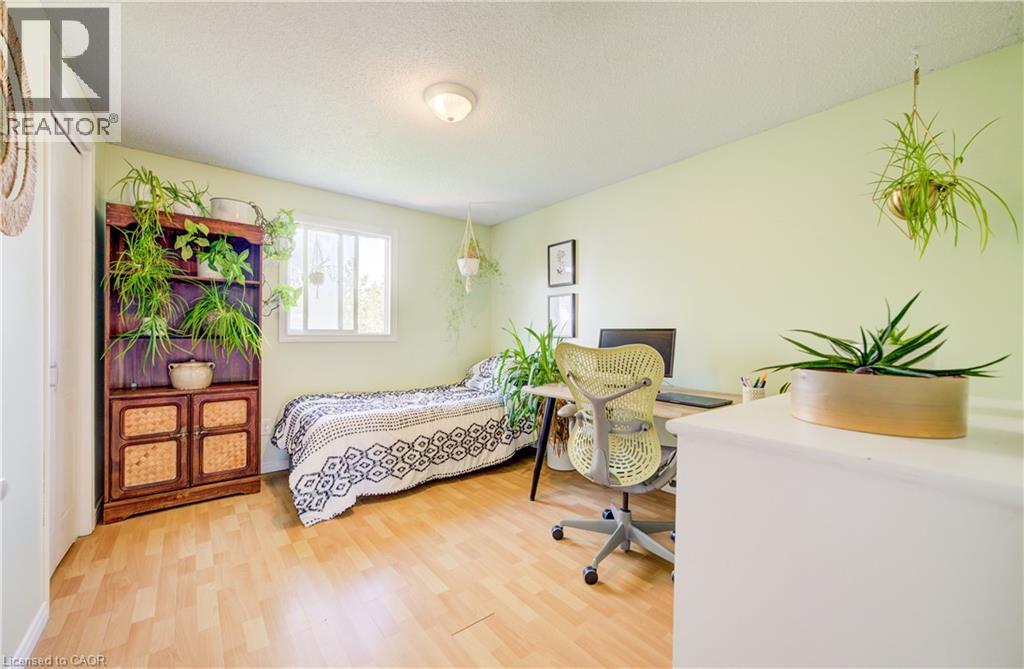 35 CAMROSE Court thumbnail 24