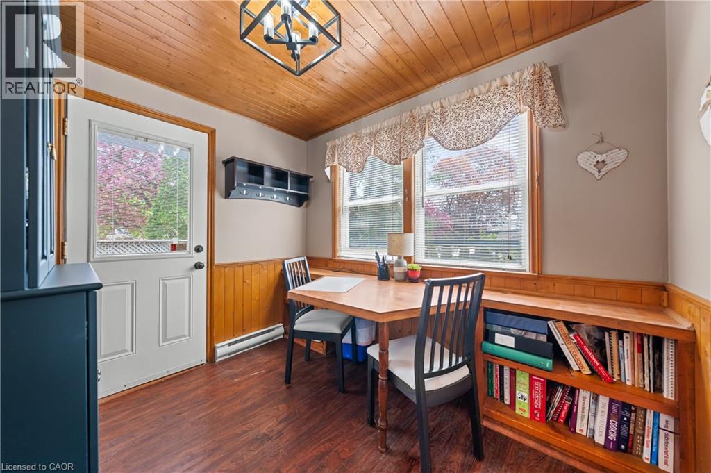 39 BORDEN Avenue N thumbnail 19