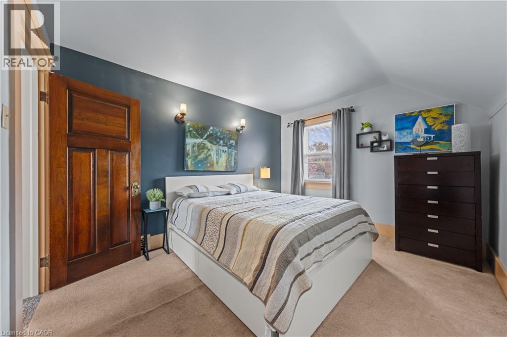 39 BORDEN Avenue N thumbnail 23