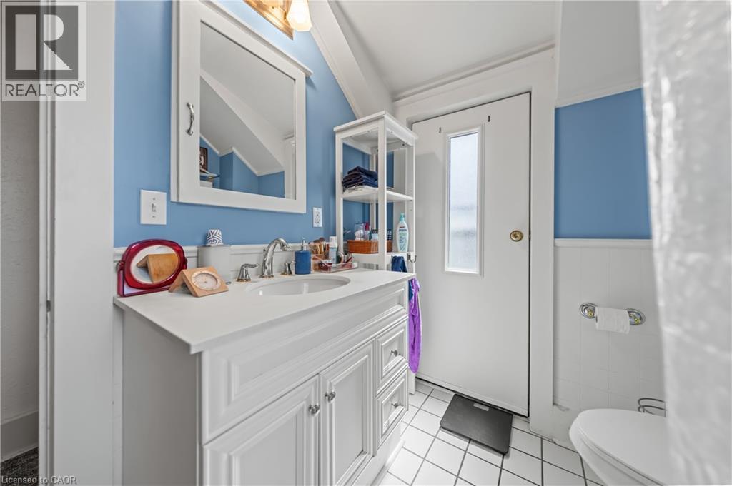 39 BORDEN Avenue N thumbnail 26