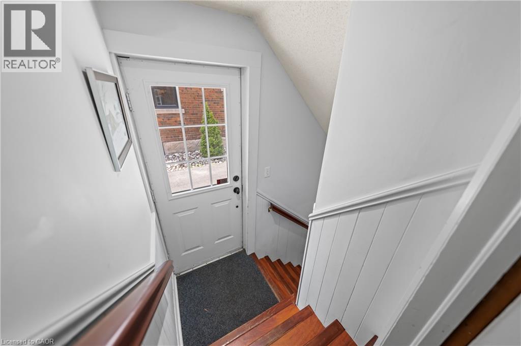 39 BORDEN Avenue N thumbnail 28