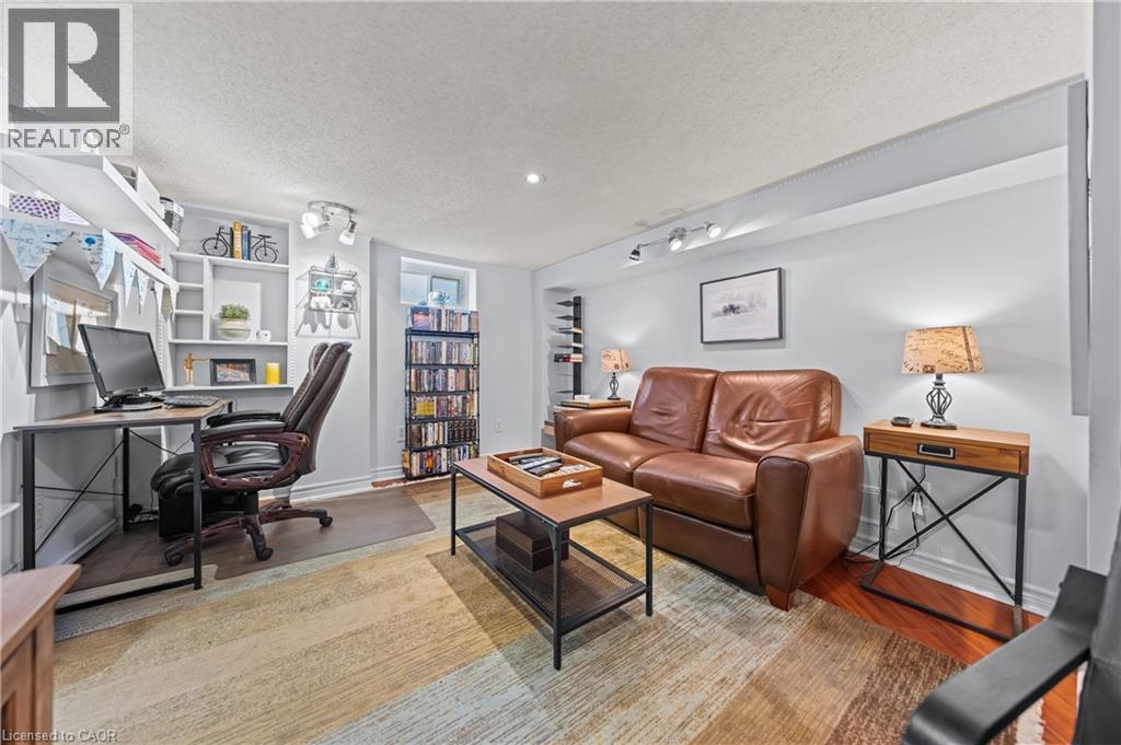 39 BORDEN Avenue N thumbnail 30