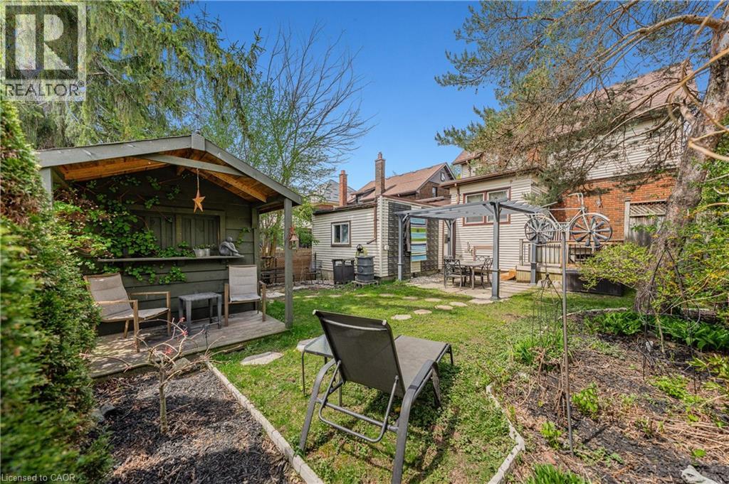 39 BORDEN Avenue N thumbnail 33