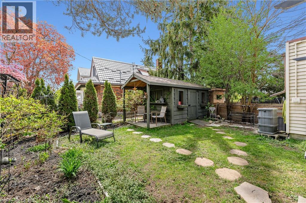 39 BORDEN Avenue N thumbnail 34