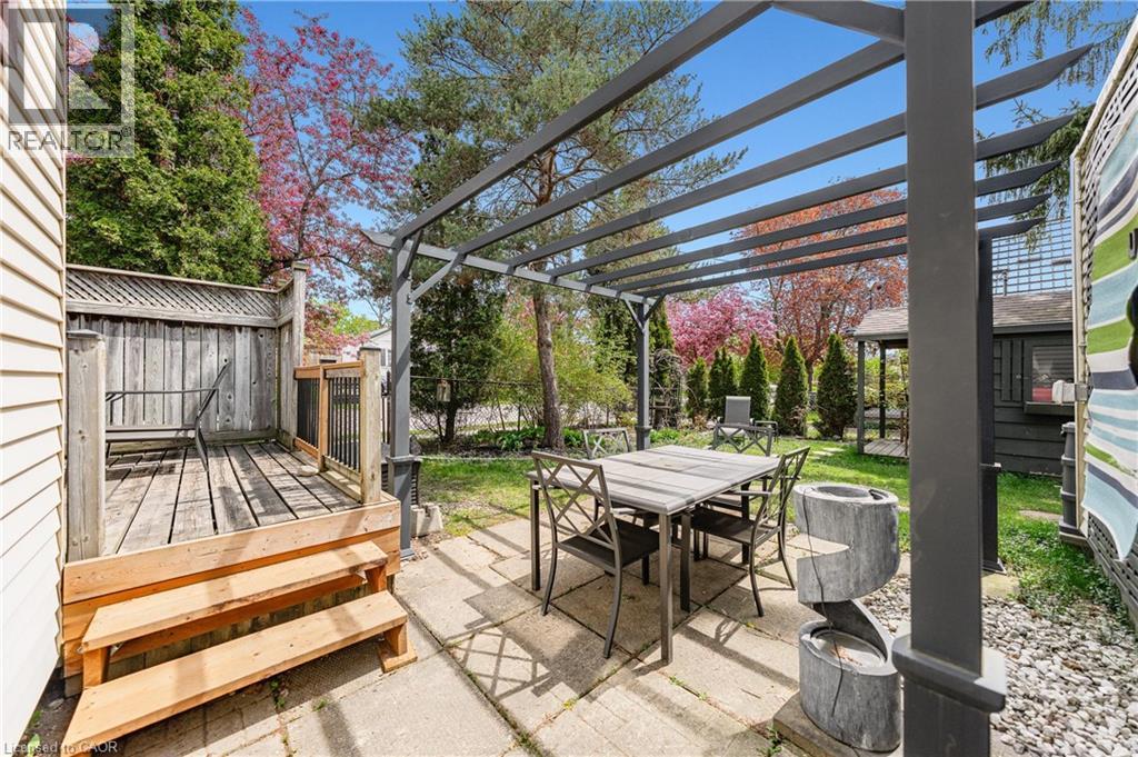 39 BORDEN Avenue N thumbnail 36