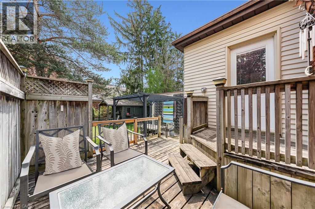 39 BORDEN Avenue N thumbnail 37