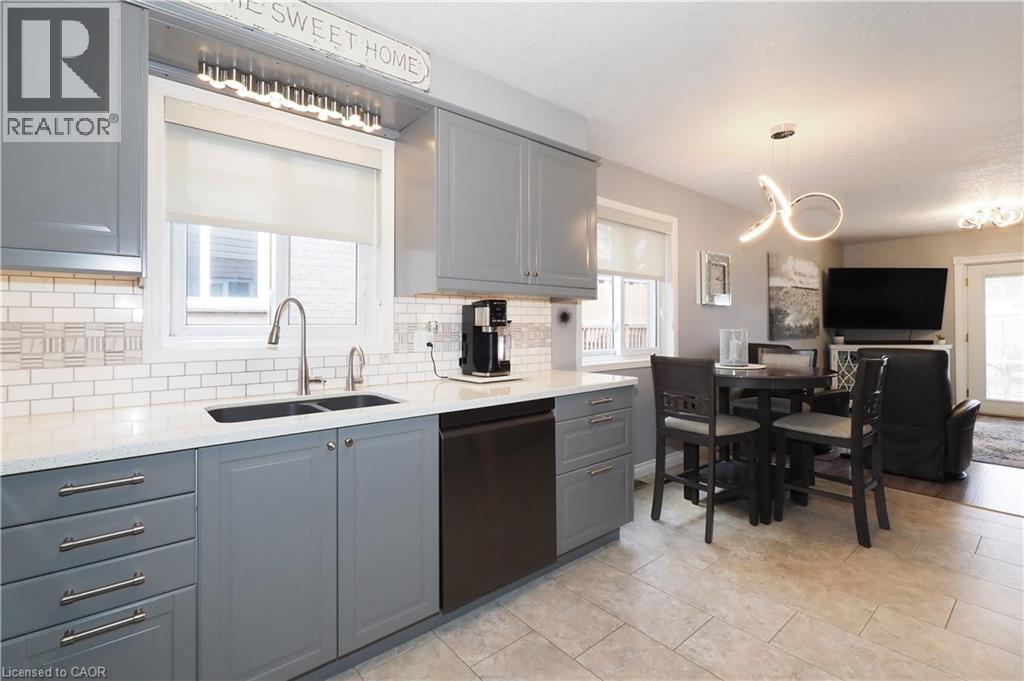 70 QUEEN CHARLOTTE Crescent thumbnail 17