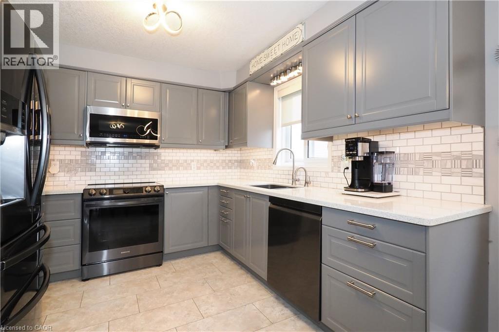 70 QUEEN CHARLOTTE Crescent thumbnail 18