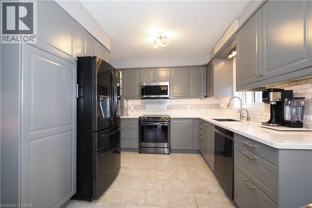 70 QUEEN CHARLOTTE Crescent thumbnail 21