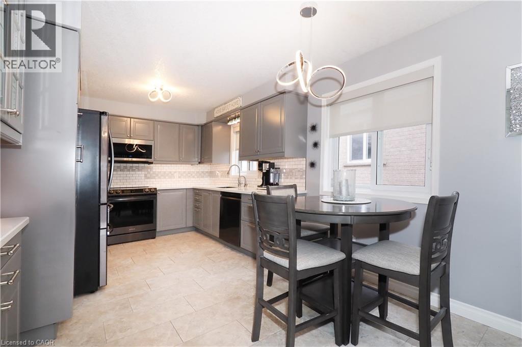70 QUEEN CHARLOTTE Crescent thumbnail 23