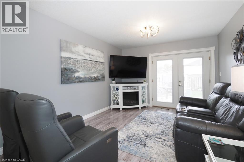 70 QUEEN CHARLOTTE Crescent thumbnail 25