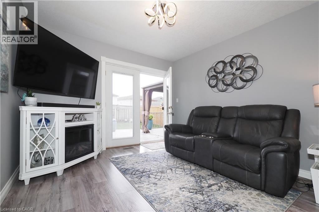 70 QUEEN CHARLOTTE Crescent thumbnail 26