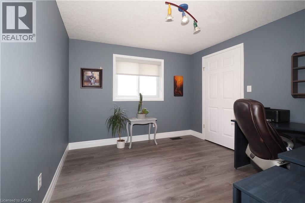 70 QUEEN CHARLOTTE Crescent thumbnail 36