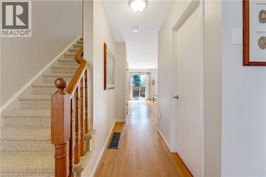 550 DANSBURY Drive thumbnail 3