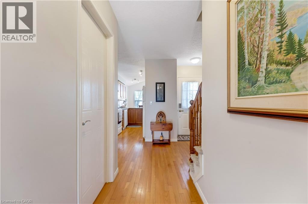 550 DANSBURY Drive thumbnail 4