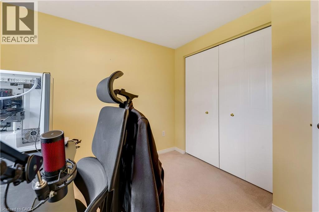 550 DANSBURY Drive thumbnail 26