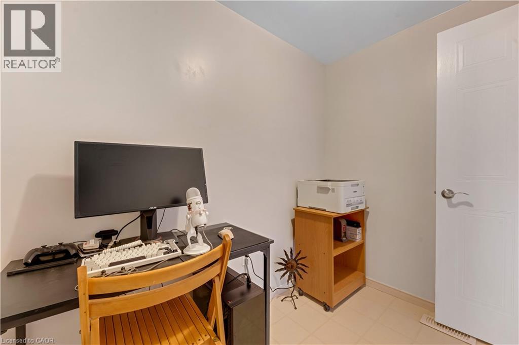 550 DANSBURY Drive thumbnail 16