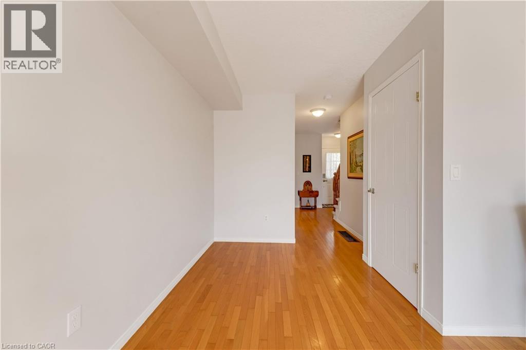 550 DANSBURY Drive thumbnail 15