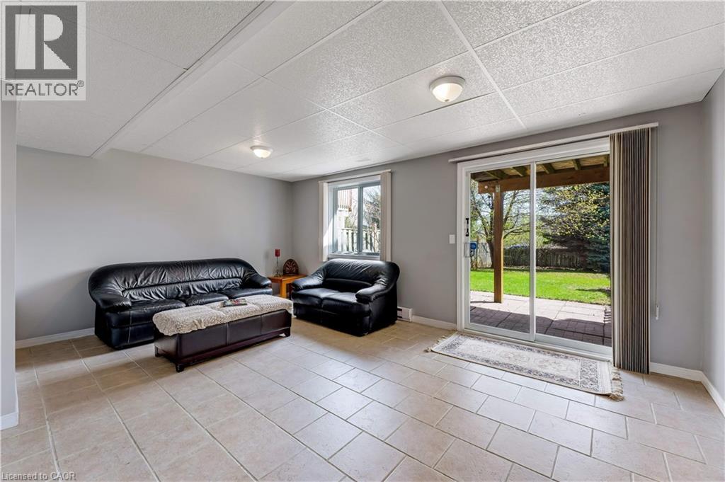 550 DANSBURY Drive thumbnail 34