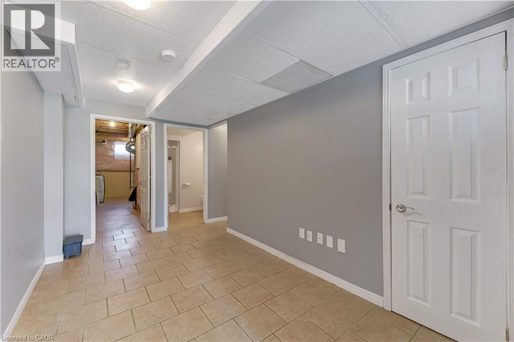 550 DANSBURY Drive thumbnail 33