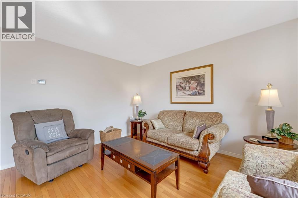 550 DANSBURY Drive thumbnail 12
