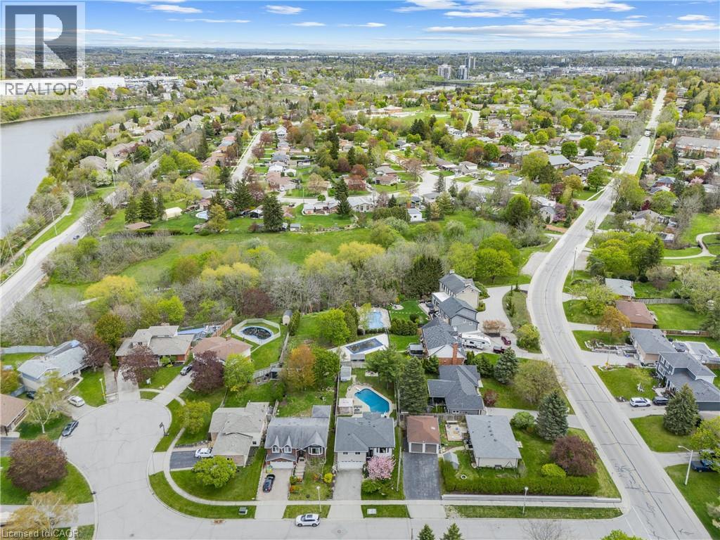 8 ESTHER Avenue thumbnail 47