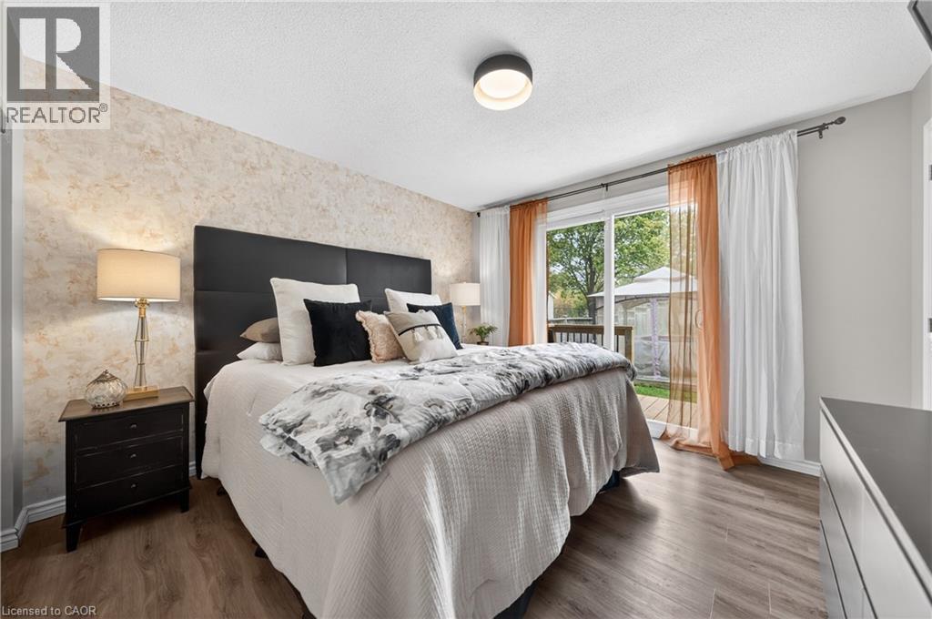 8 ESTHER Avenue thumbnail 16
