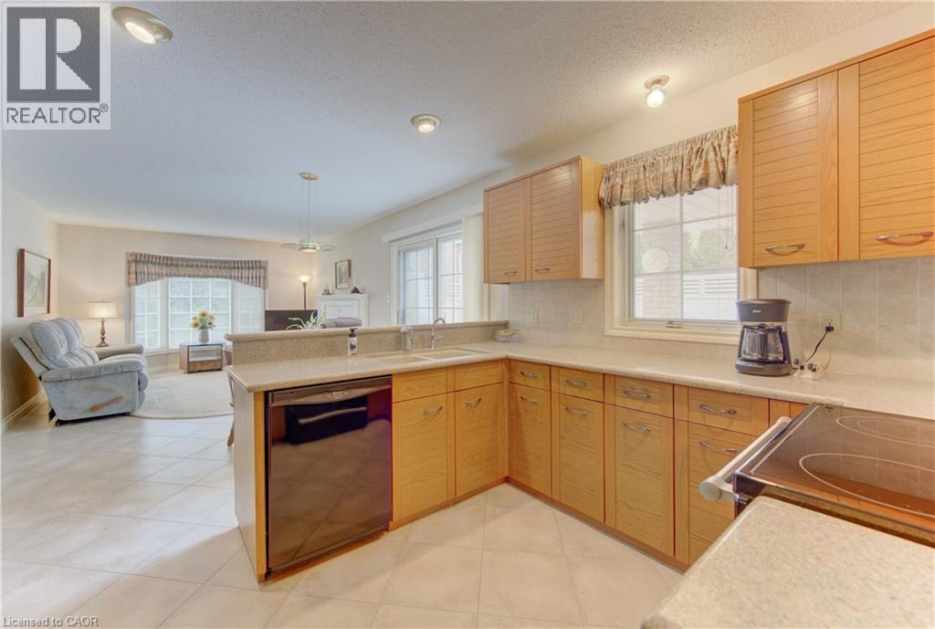 298 ROXTON Drive thumbnail 4
