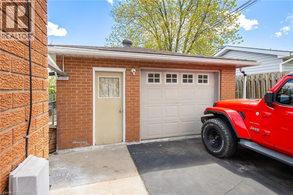 211 BALLANTYNE Avenue thumbnail 6