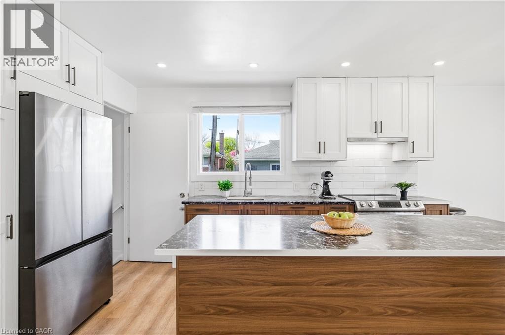 211 BALLANTYNE Avenue thumbnail 10