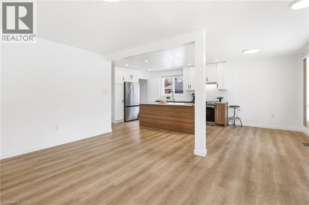211 BALLANTYNE Avenue thumbnail 15