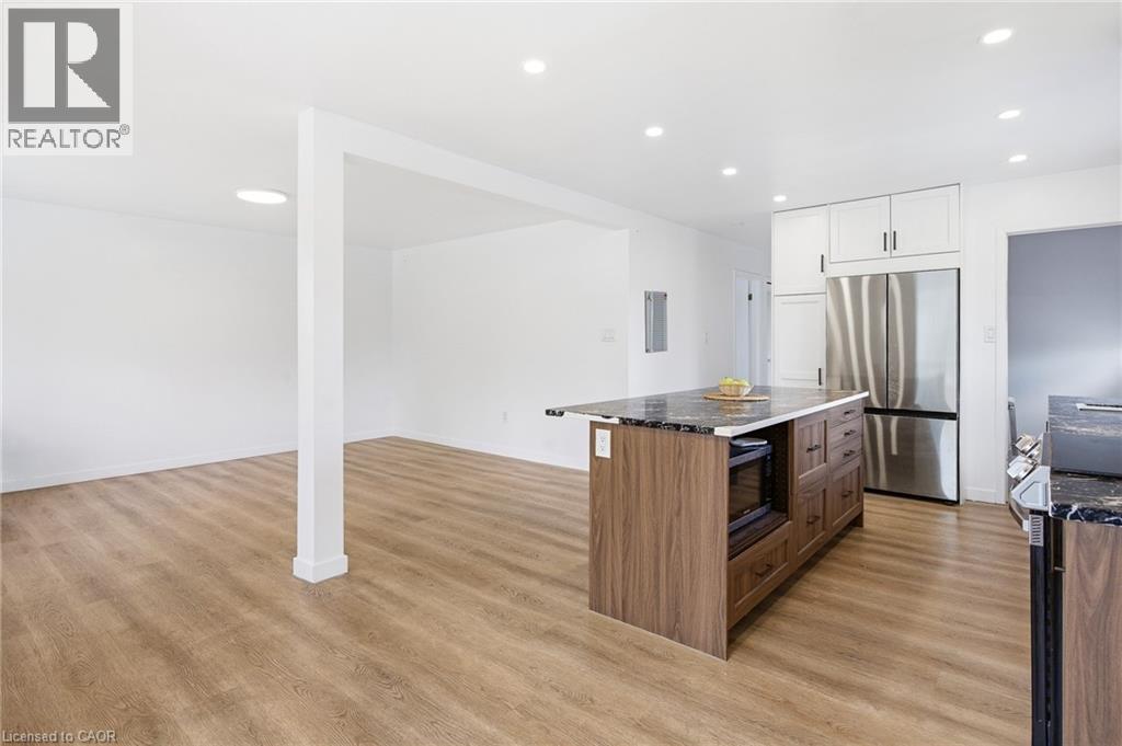 211 BALLANTYNE Avenue thumbnail 14