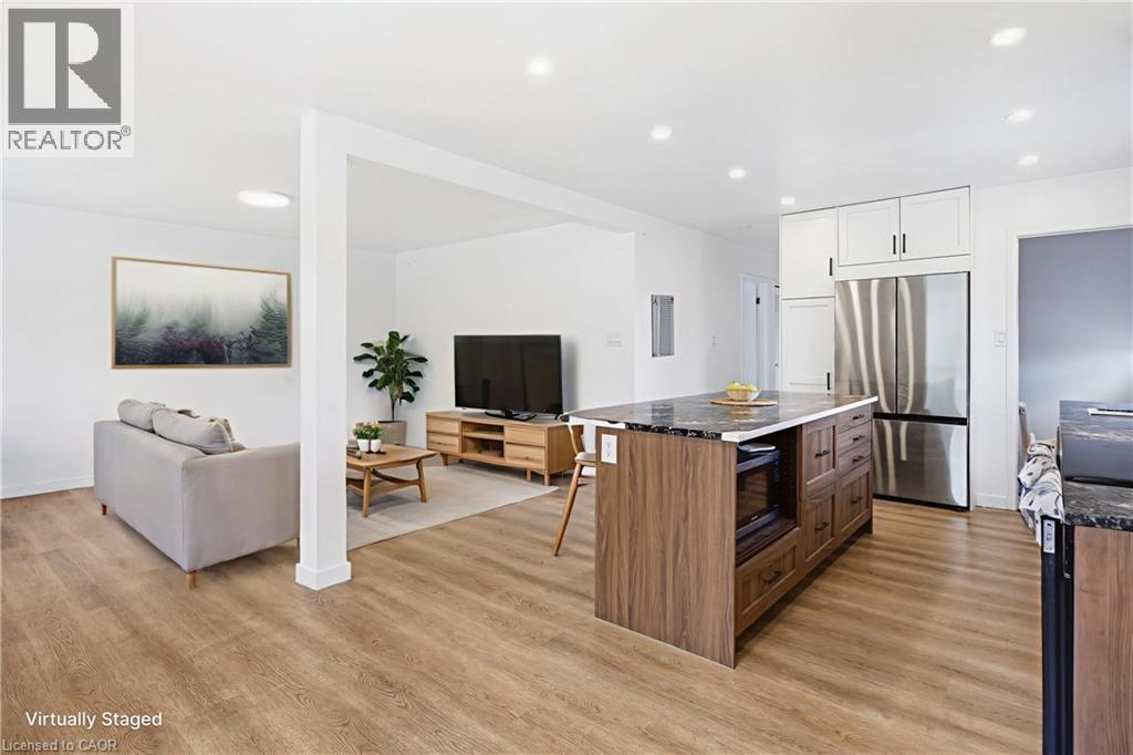 211 BALLANTYNE Avenue thumbnail 8