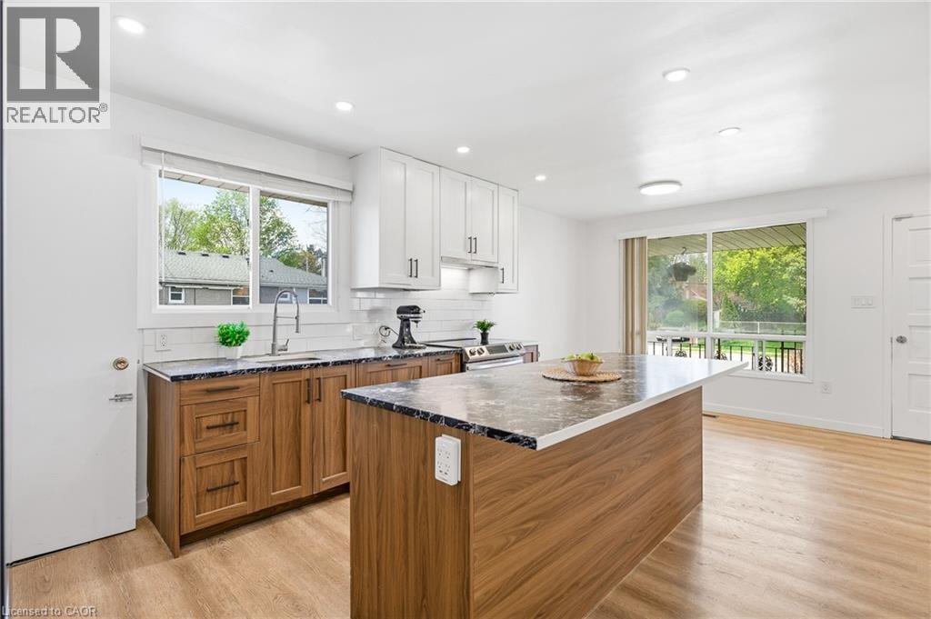 211 BALLANTYNE Avenue thumbnail 11