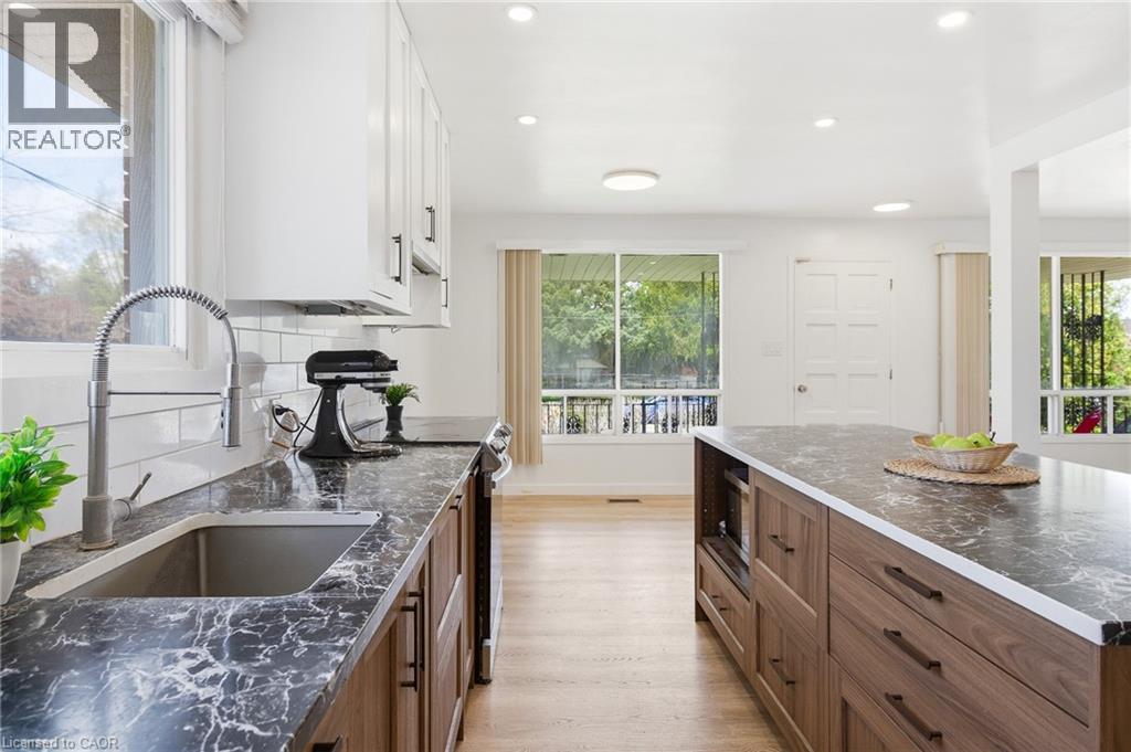 211 BALLANTYNE Avenue thumbnail 12