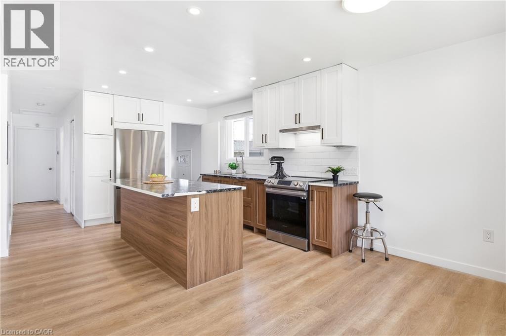 211 BALLANTYNE Avenue thumbnail 9