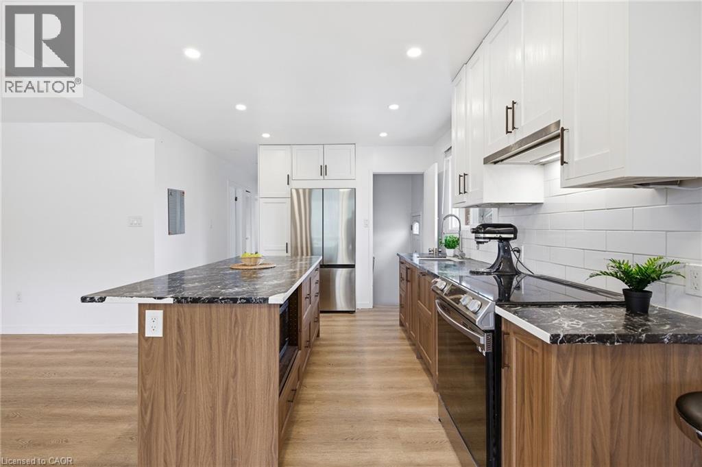 211 BALLANTYNE Avenue thumbnail 13