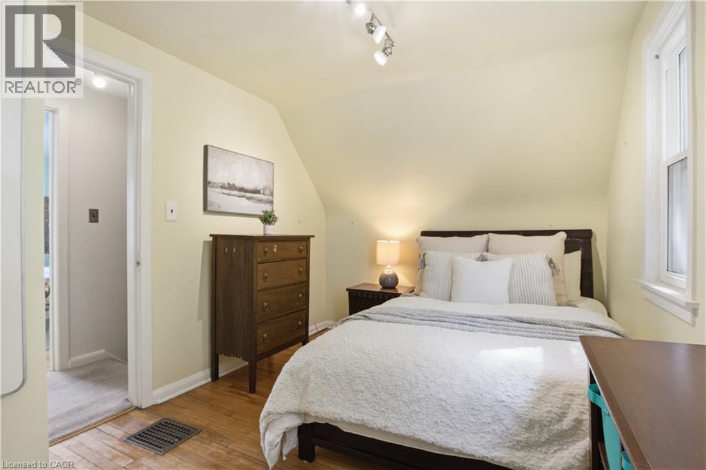 14 LORNE Crescent thumbnail 24