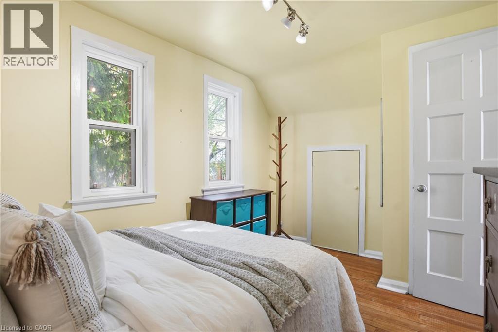 14 LORNE Crescent thumbnail 25