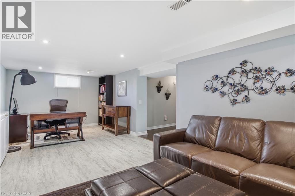 14 LORNE Crescent thumbnail 27