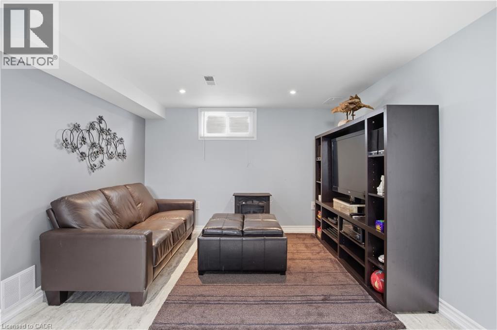14 LORNE Crescent thumbnail 29