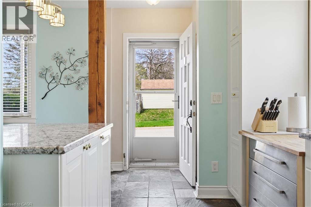 14 LORNE Crescent thumbnail 7